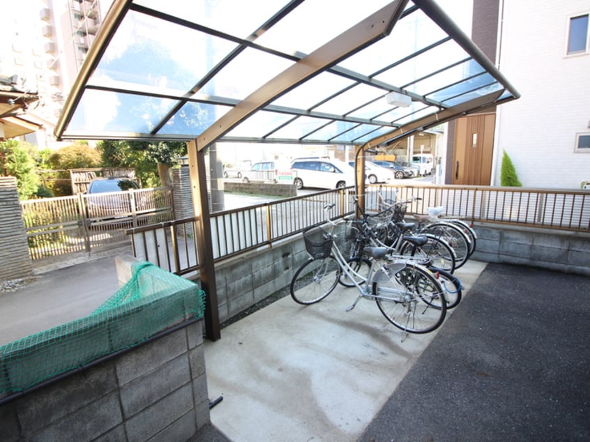 駐輪場 アルビレオ