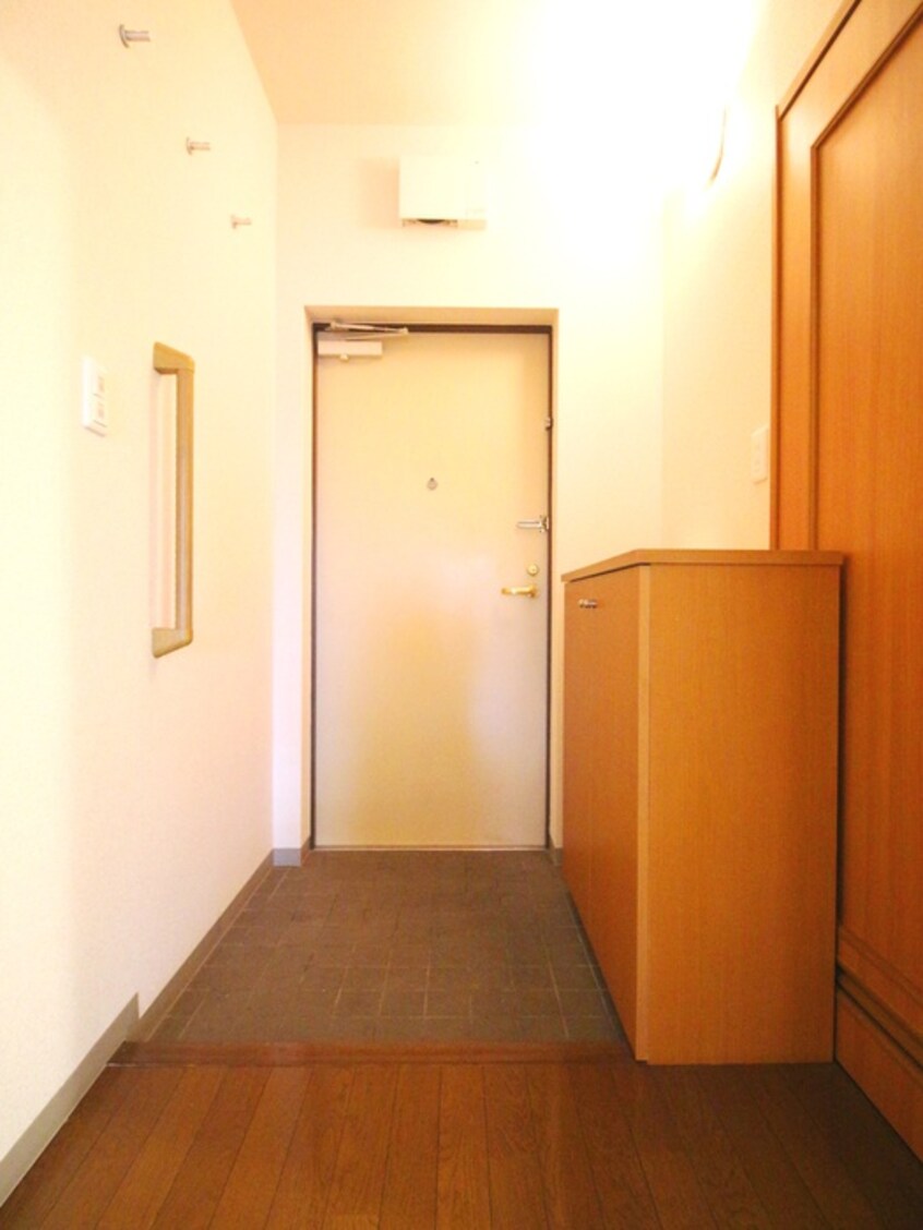 玄関 エ－コ－・カミキⅠ