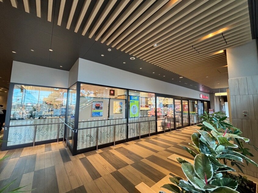 東急ストア新綱島スクエア店(スーパー)まで900m コパーズアプト綱島