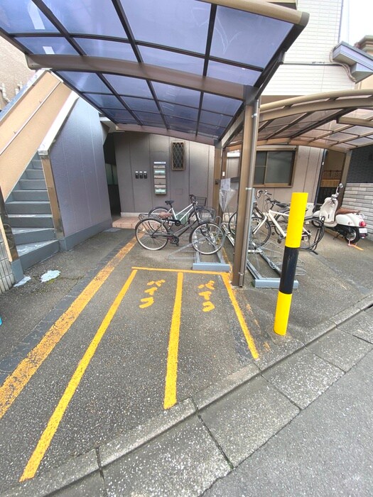 バイク置き場 イスタナ・リアⅠ