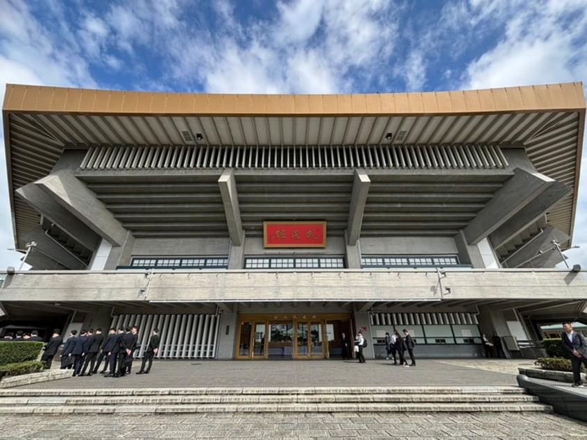 日本武道館(映画館)まで2400m ルフォンプログレ神田ﾌﾟﾚﾐｱ