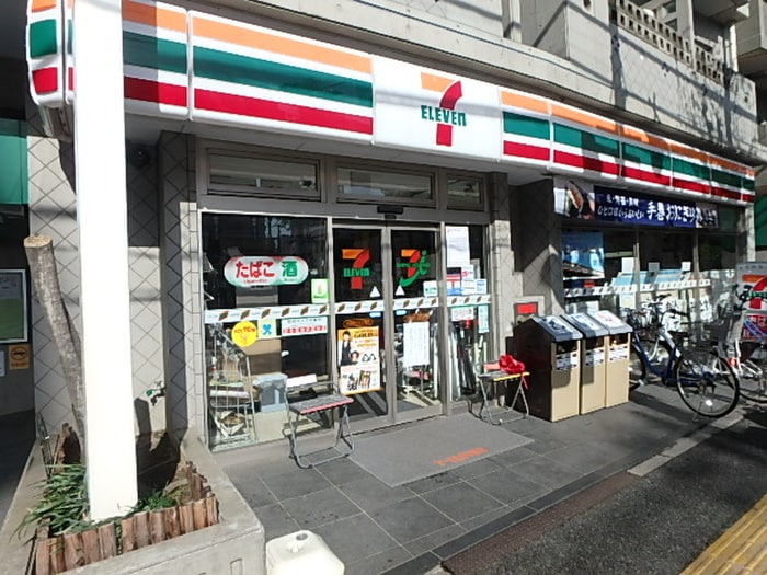 セブンイレブン(コンビニ)まで322m Ｔｅｒｒａｃｅ　Ｔｈｅ　本郷