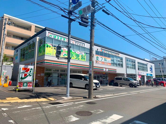 セブンイレブン 横浜藤が丘1丁目店(コンビニ)まで196m スカ－ラもえぎ野