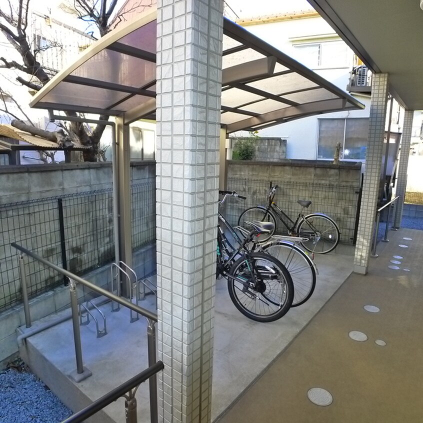 駐輪場 アビテ西新小岩
