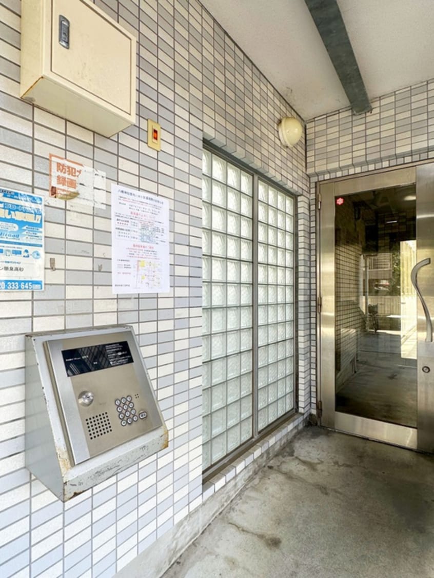 エントランス部分 メゾン朋泉高砂