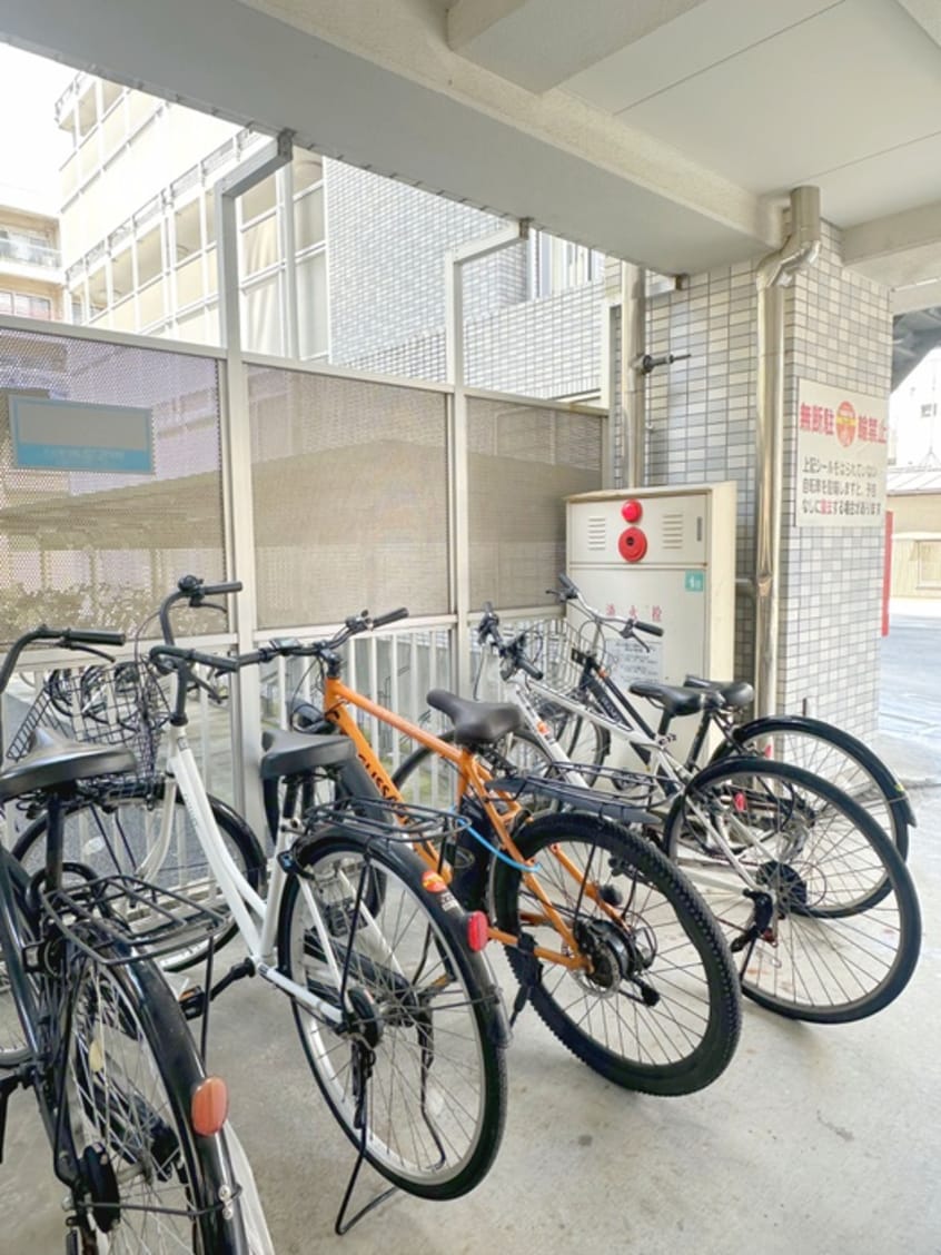 駐輪場 メゾン朋泉高砂