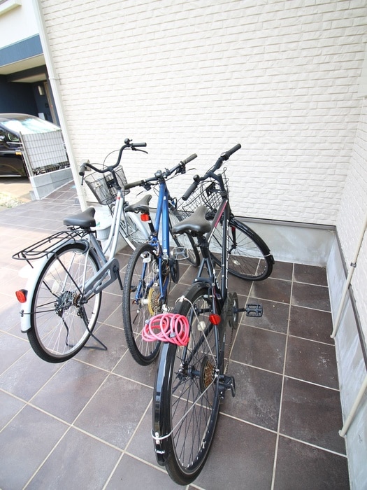 駐輪場 メゾンウエスト