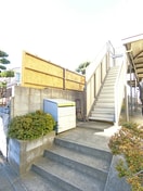 エントランス部分 プチメゾン・サンフィ－ルド