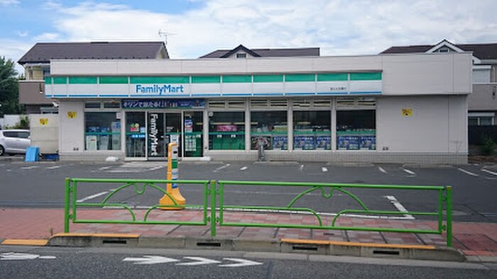 ファミリーマート北田園店(コンビニ)まで950m コーポタマ
