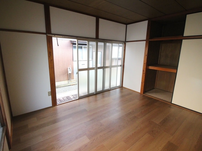 居室 高橋様貸家２号棟（千村）