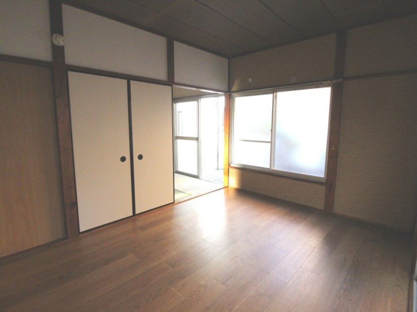 居室 高橋様貸家２号棟（千村）