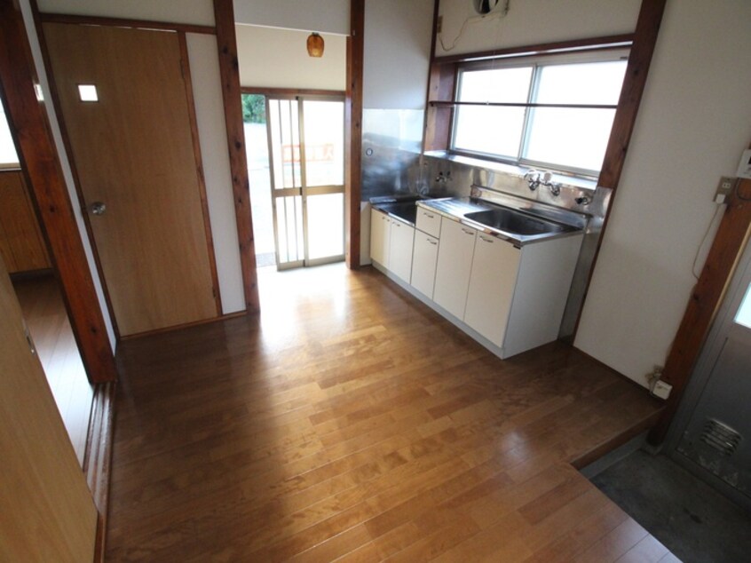 居室 高橋様貸家２号棟（千村）