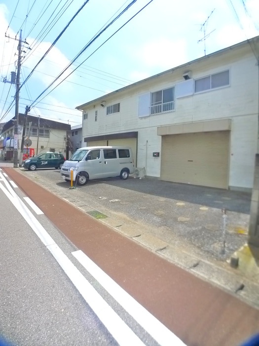 駐車場 ポエム８８