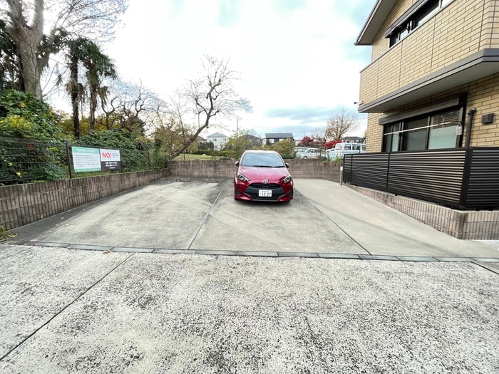 駐車場 シャンブル