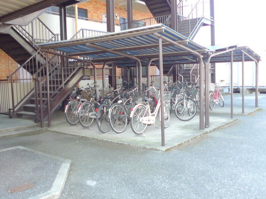 駐輪場 サンハイツ石田