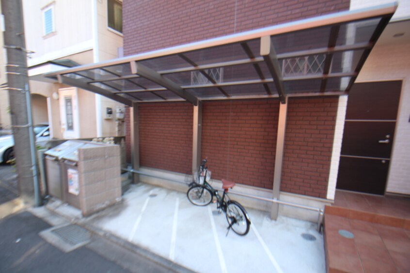 駐輪場 BRICKS