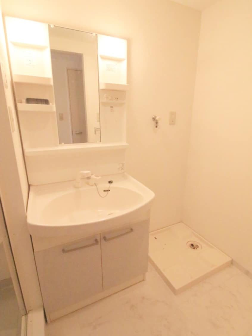 洗濯機置場 ラフィ－ネ