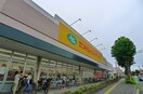 ランドロームフードマーケット(スーパー)まで650m Ｇフラット西都賀