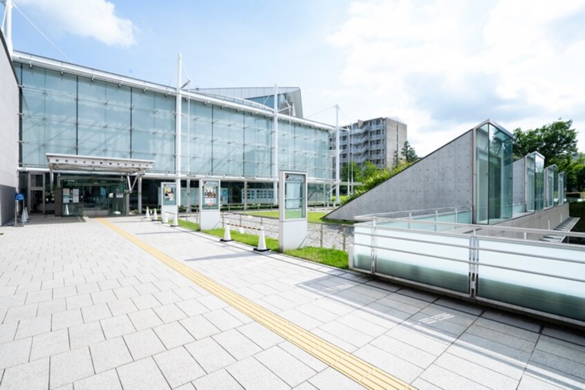 目黒区立八雲中央図書館(図書館)まで306m GranDuo　Kakinokizaka2