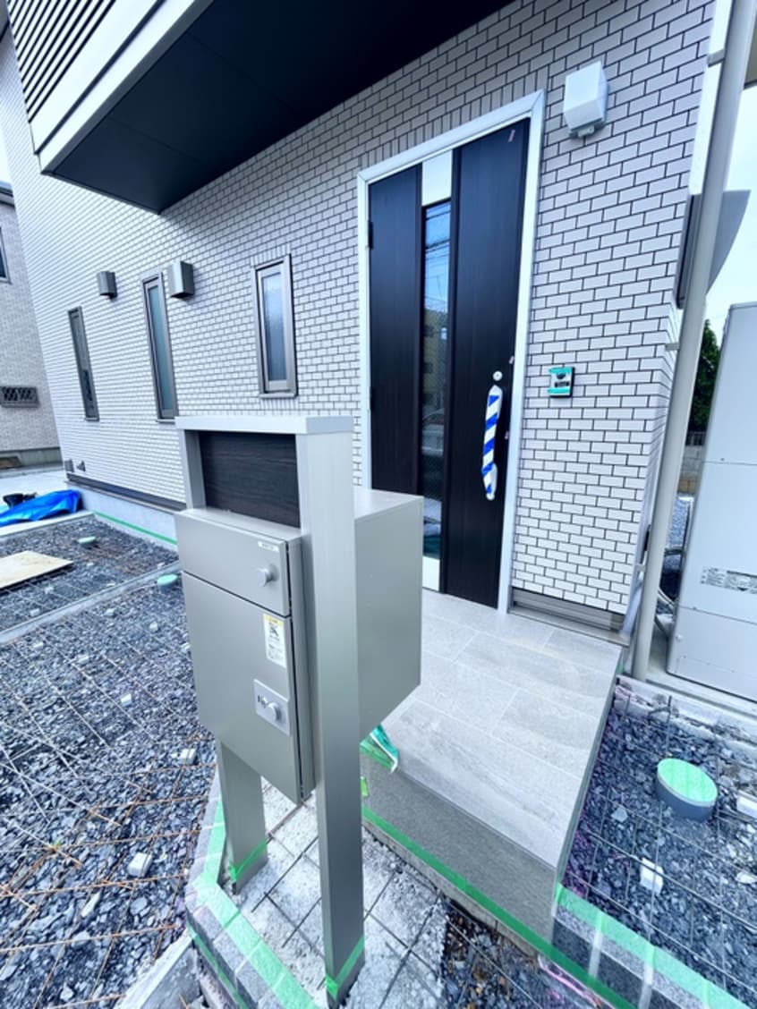 エントランス部分 草加市金明町戸建