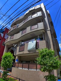 プラザウィン