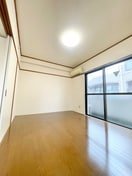 居室 サンヴィレッジやしま