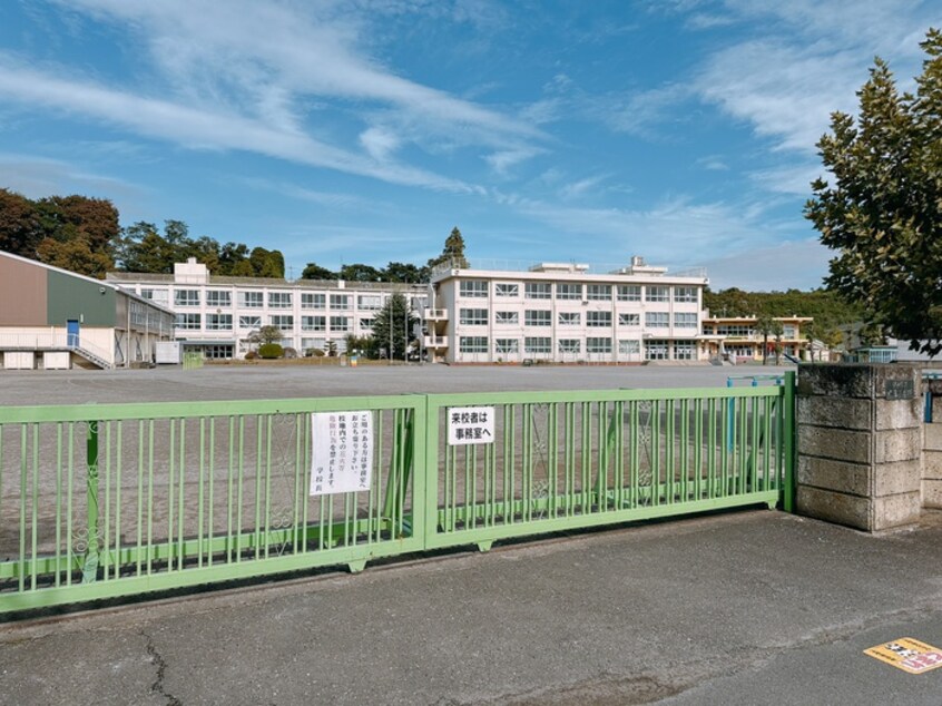 狭山市立水富小学校(小学校)まで210m ソアラコーポ