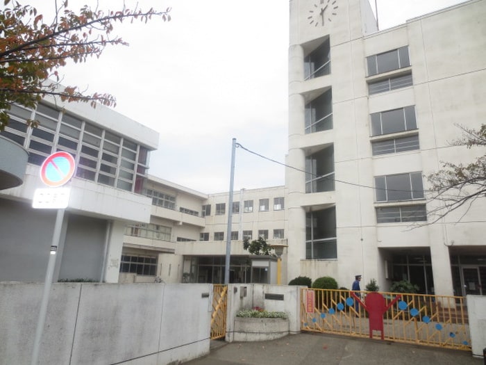 大船小学校(小学校)まで713m グランデュール森