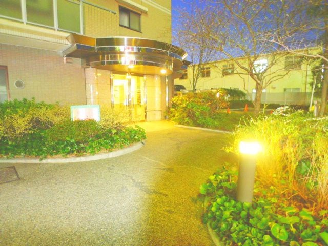 エントランス部分 ルクレ川口イースト