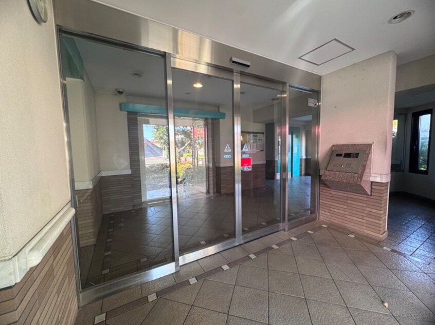 エントランス部分 ルクレ川口イースト