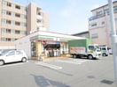 セブンイレブン(コンビニ)まで299m ヴィラＳＫ