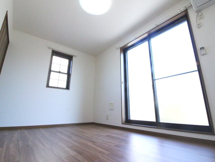 居室 アムール栞