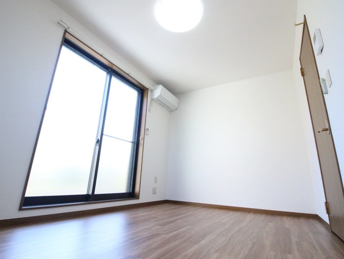 居室 アムール栞