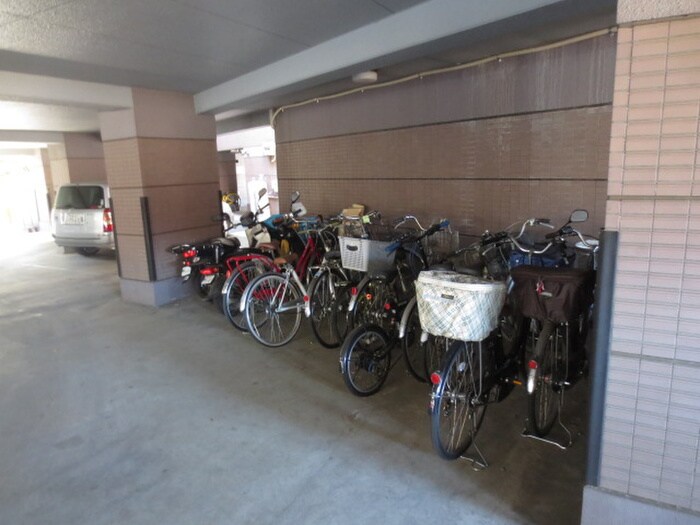 駐輪場 ラ・ベルチュ町田