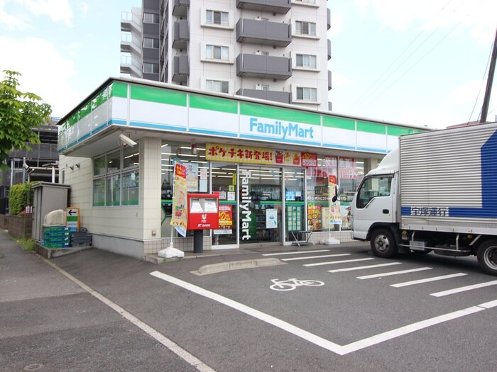 ファミリーマート(コンビニ)まで350m PALAZZO EMZ
