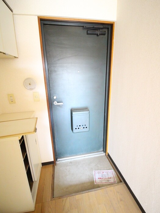 玄関 サ－ドスクエア