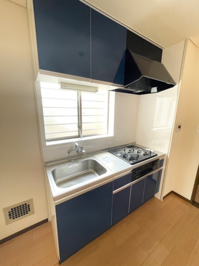 キッチン ドミ－ル　ヨコハマ