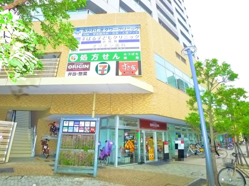 セブンイレブン(コンビニ)まで142m MEIN　SCHLOSS　三河島