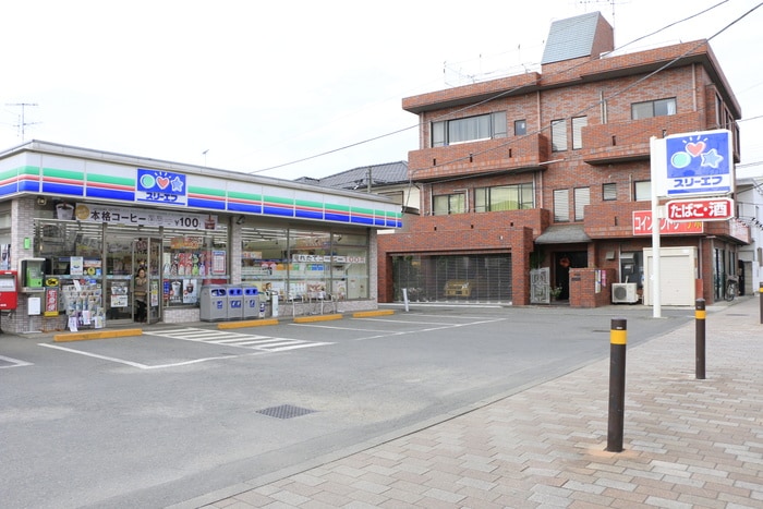 スリーエフ(コンビニ)まで99m 田辺マンション鶴間