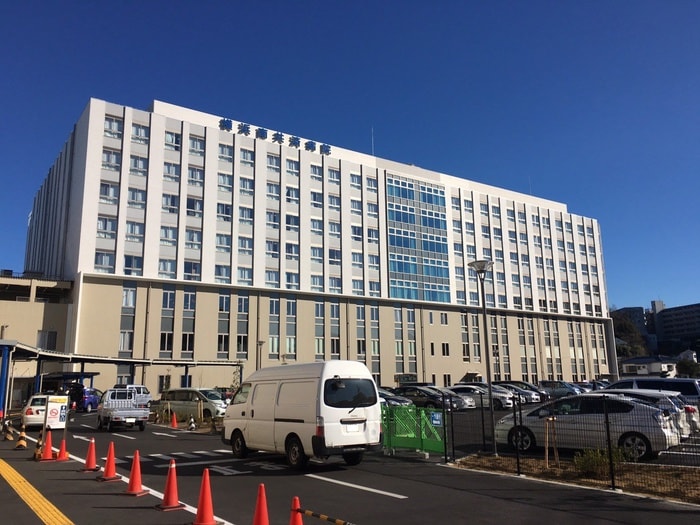 横浜南共済病院(病院)まで1700m ロングエステートハウス
