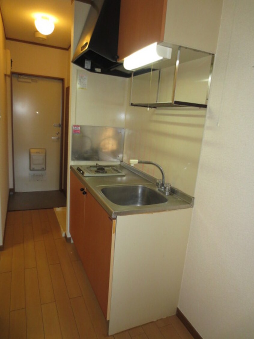 キッチン ﾊｲﾂｱｿｳ