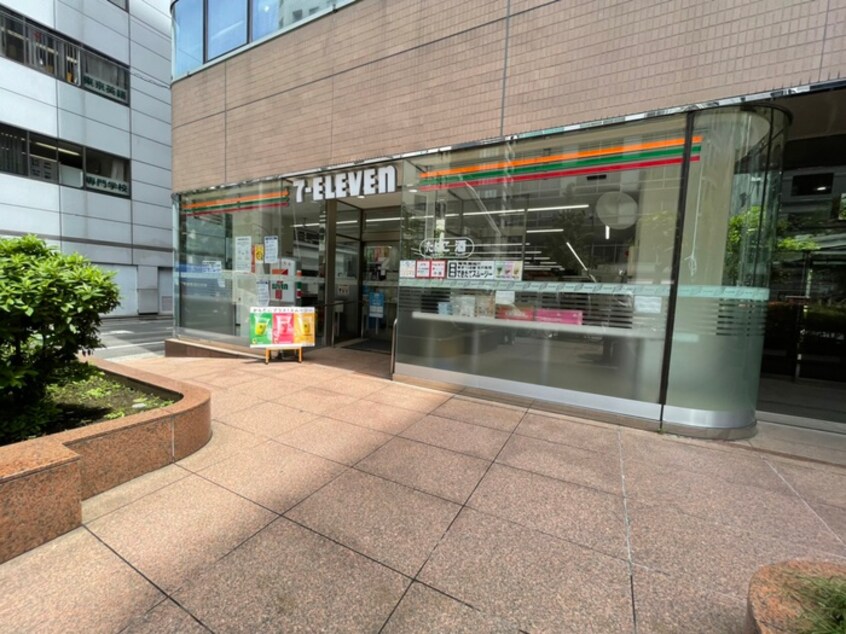 セブン-イレブン 千代田岩本町１丁目店(コンビニ)まで400m プロスペクト日本橋本町