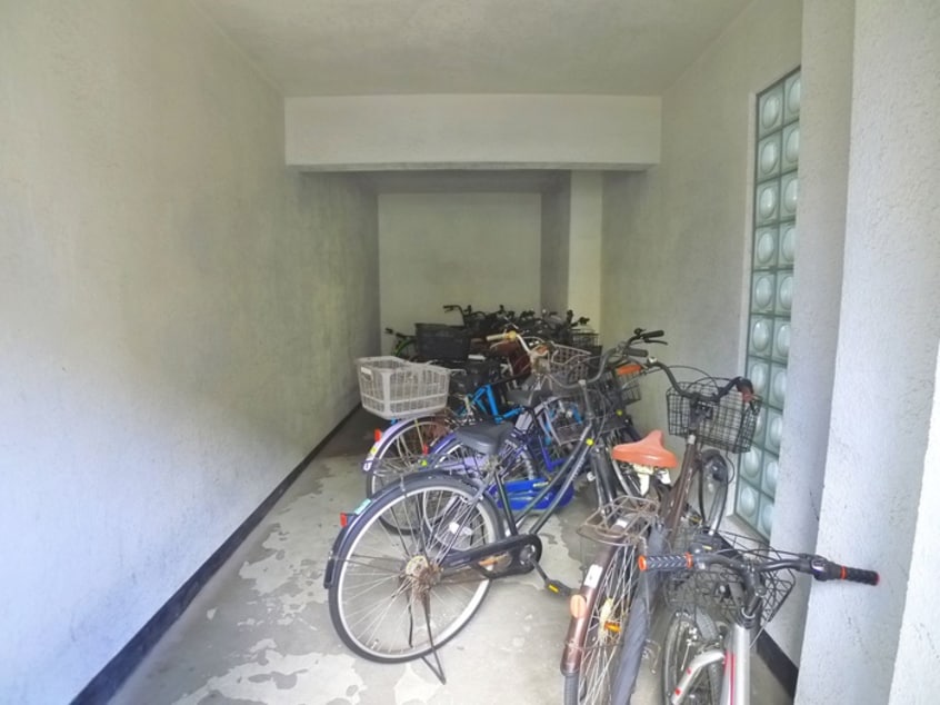 駐輪場 ブルーミング南行徳