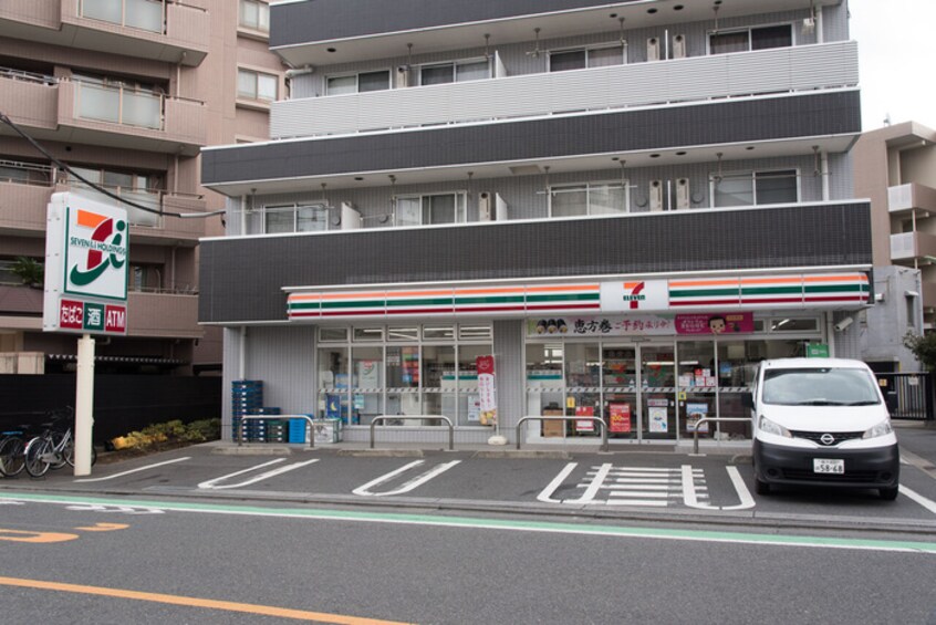 セブンイレブン世田谷給田中央店(コンビニ)まで182m リライア烏山（１０２）