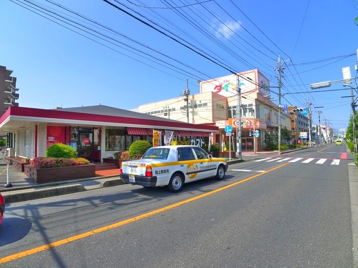 ガスト(その他飲食（ファミレスなど）)まで420m ブルージュ