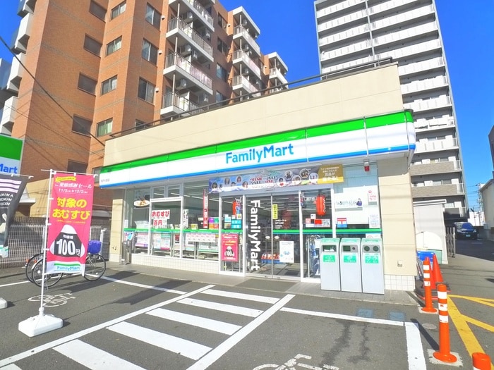 ファミリーマート(コンビニ)まで472m ジュネパレス松戸第３５