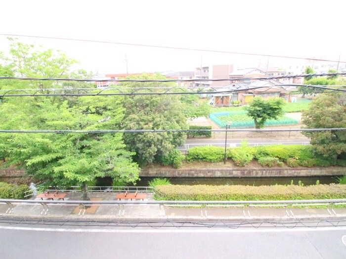 室内からの展望 Ambition古千谷本町