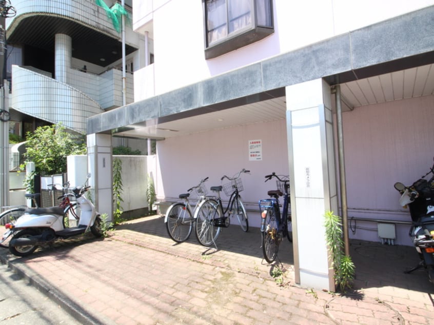 駐輪場 ラポールウチダ