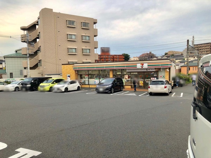 セブンイレブン横浜本村南店(コンビニ)まで414m ラフィ－ナ－二俣川CENTRAL