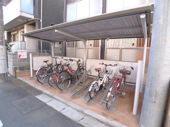 駐輪場 ニューグレイス